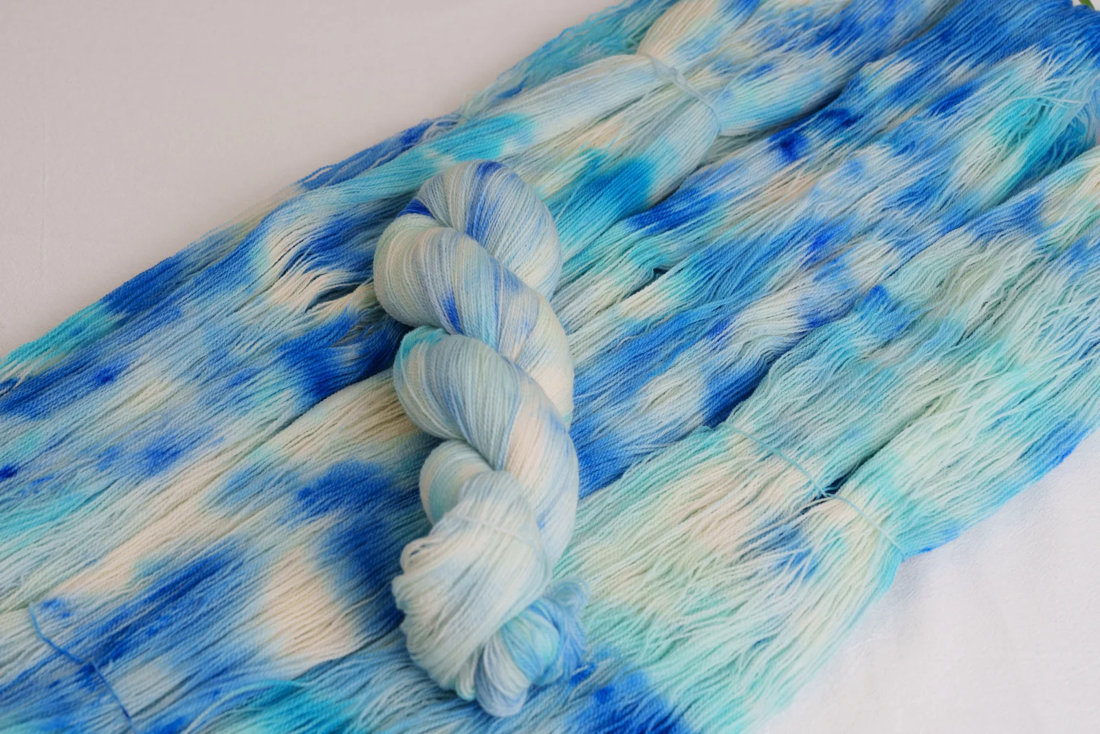 Wave hand-dyed yarn