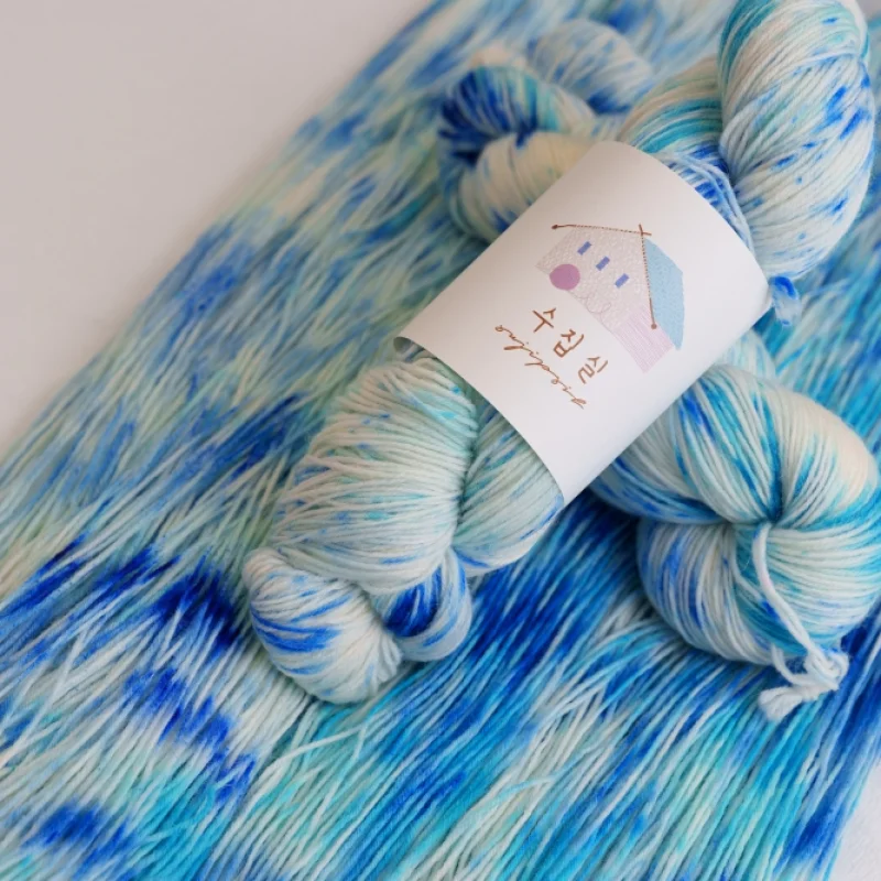 Blue Dots — Merino Sock · Superwash